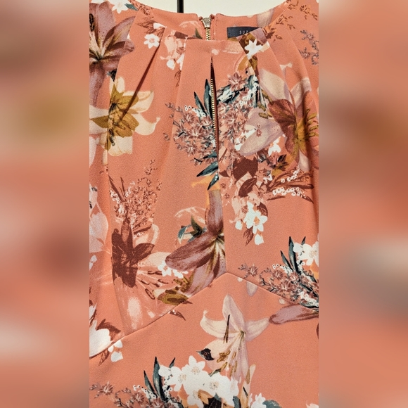 ⭐ BOGO | Suzy Shier Coral Floral Dress - Ladies Size M - Picture 2 of 5